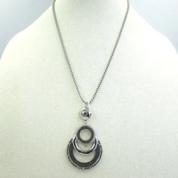 Chico's Mesh Inserts Adjustable Pendant Necklace Silvertone Modern NWT - Picture 1 of 7